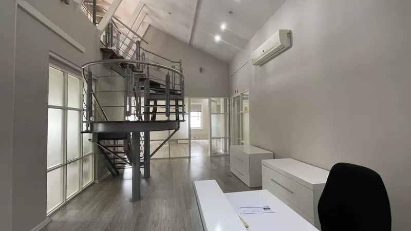 232 m² Property to let in Cape Town City Centre/CBD, 29 Loop Street (photo 3)