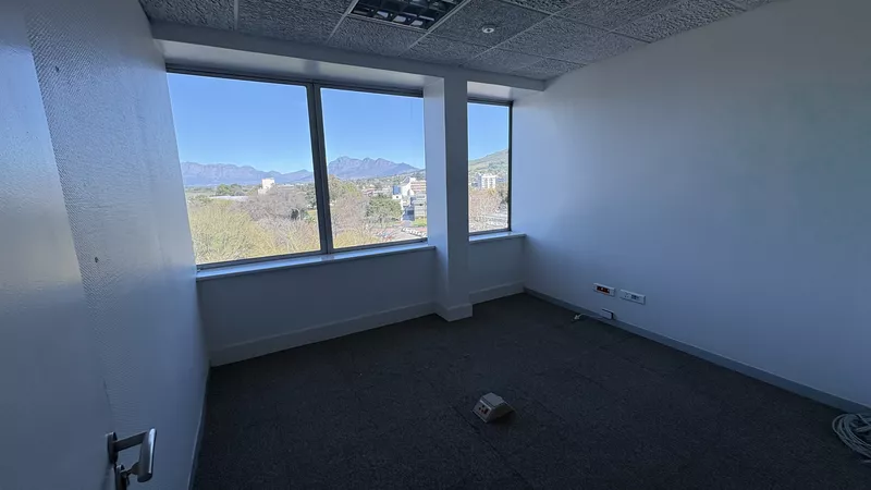 553 m² Office to let in Paarl, 1 Breda Street (photo 16)