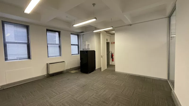 169 m² Office to let in Cape Town City Centre/CBD, 19 Louis Gradner (photo 9)