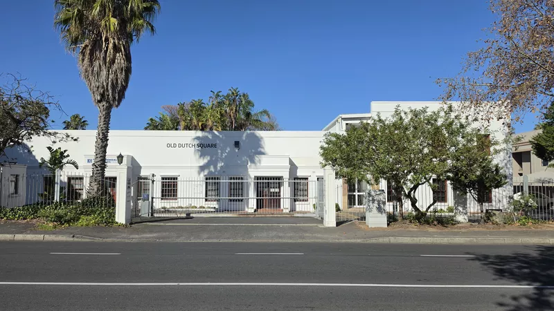94 m² Property for sale in Bellville, Old Dutch Square (photo 3)