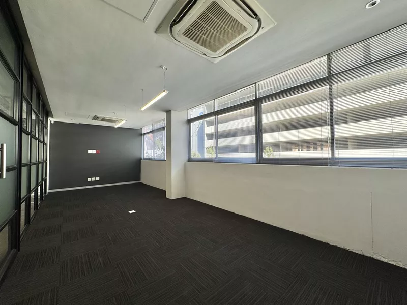 604 m² Office to let in Cape Town City Centre/CBD, 33 Martin Hammerschlag (photo 20)