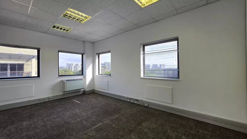 222 m² Office to let in Century Square, Knowledge Park 3 (photo 33)