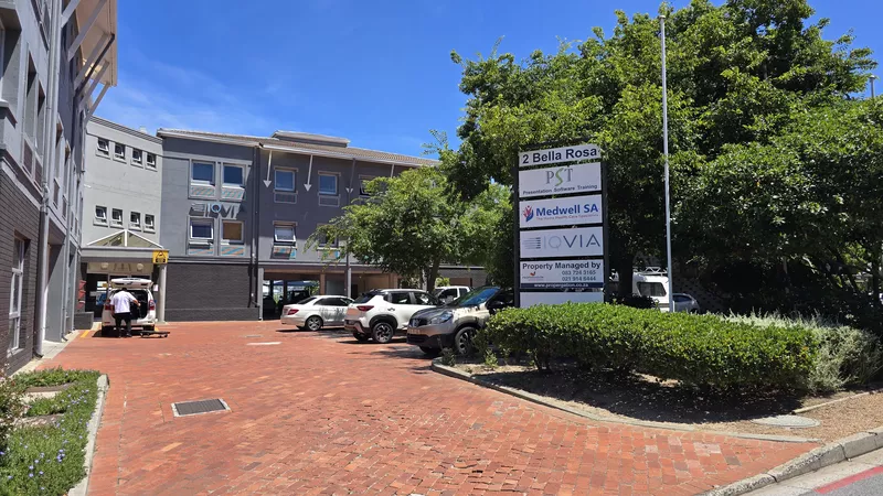 254 m² Office to let in Tyger Valley, 2 Bella Rosa (photo 2)