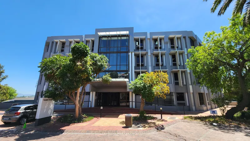 182 m² Office to let in Tyger Valley, Tijger Park Building 2 (photo 7)