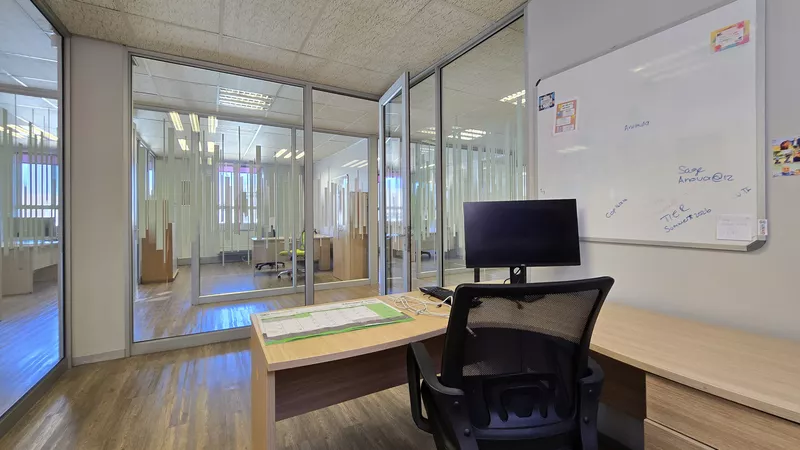 374 m² Office to let in Tijgerpark, Tijger Park Building 3 (photo 22)