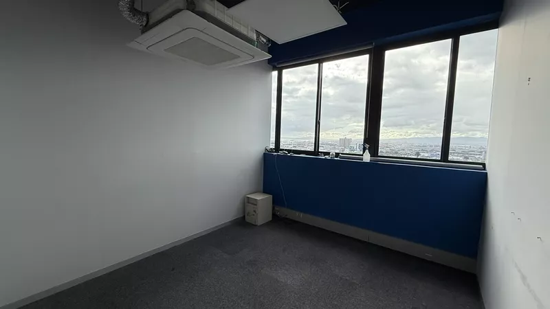 2 300 m² Office to let in Observatory, Deneb House (photo 16)