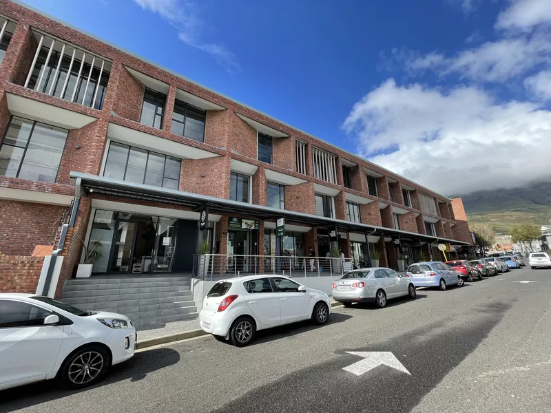400 m² Property to let in Salt River, Brickworks (photo 3)