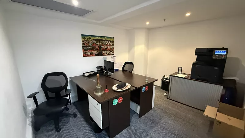 105 m² Office to let in Claremont, Montclare Place (photo 12)