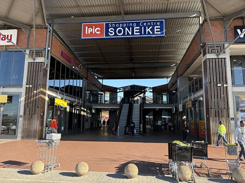 63 m² Retail Property to let in Kuilsriver, IPIC Shopping Centre Soneike (photo 5)