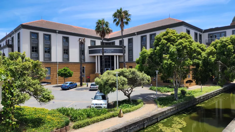 2 348 m² Office to let in Waterford Place Office Park, Centennial Place - West Block (photo 1)
