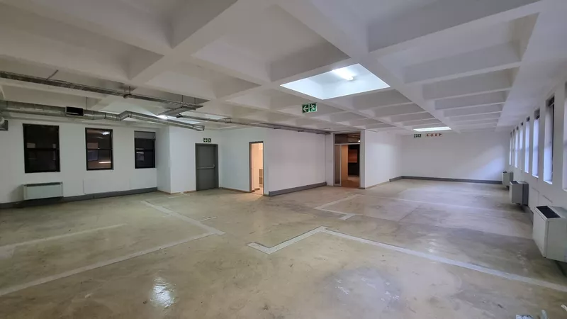 142 m² Office to let in Cape Town City Centre/CBD, 19 Louis Gradner (photo 9)