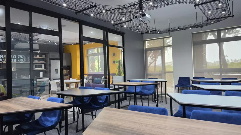 432 m² Office to let in Century Square, Century Square - Block D (photo 43)