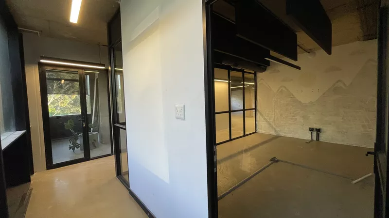 815 m² Office to let in Woodstock, Tramways (photo 30)