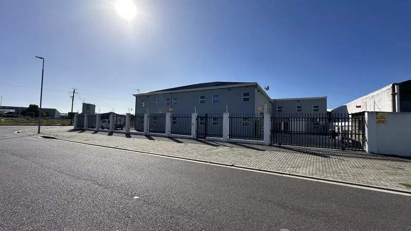 1 729 m² Industrial for sale in Milnerton, 1 Track Crescent (photo 28)
