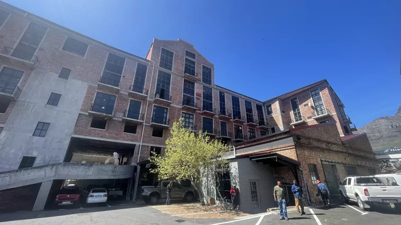 300 m² Office to let in Woodstock, Old Castle Brewery (photo 3)