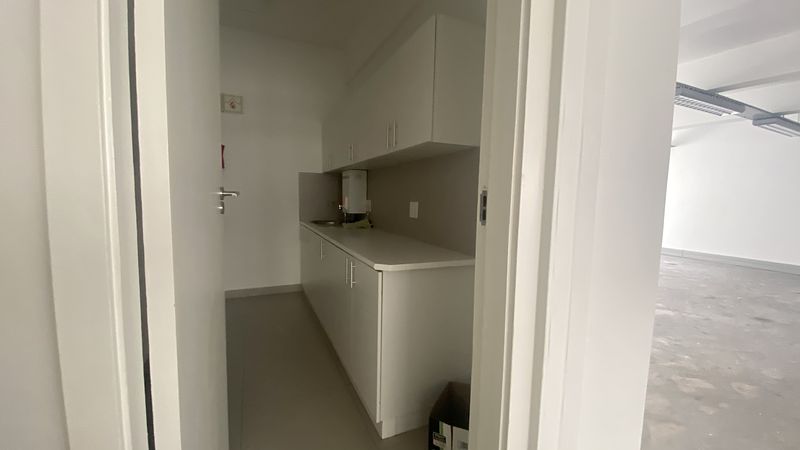 744 m² Office to let in Cape Town City Centre/CBD, 33 Waterkant Street (photo 18)