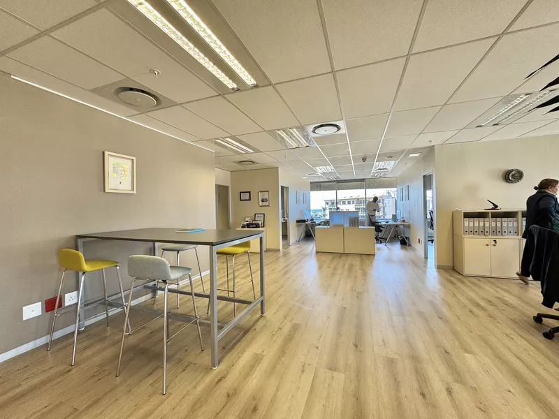 224 m² Office to let in Cape Town City Centre/CBD, One Thibault (photo 11)