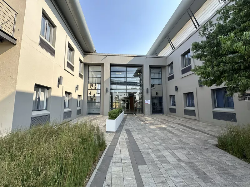 173 m² Property to let in Gauteng, Clearwater Office park (photo 2)