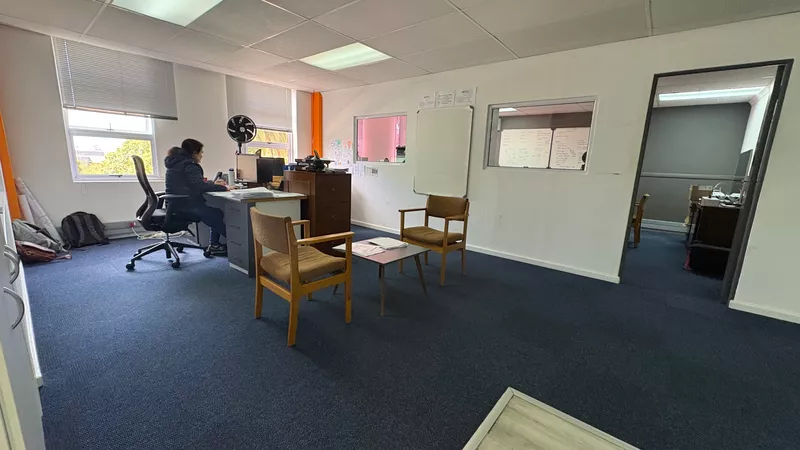 180 m² Office to let in Durbanville, Palm Grove (photo 18)