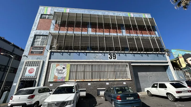 860 m² Office to let in Salt River, 39 Salt River Road (photo 3)