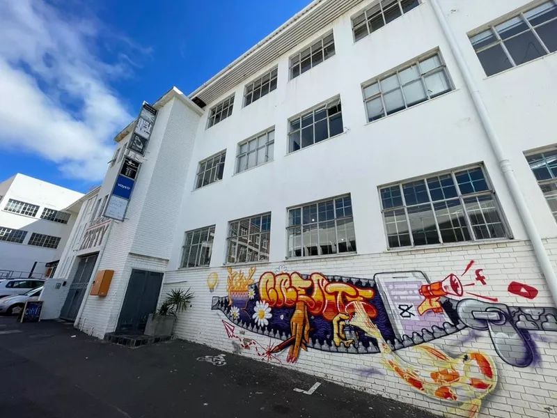 280 m² Office to let in Cape Town, Planet Art (photo 2)
