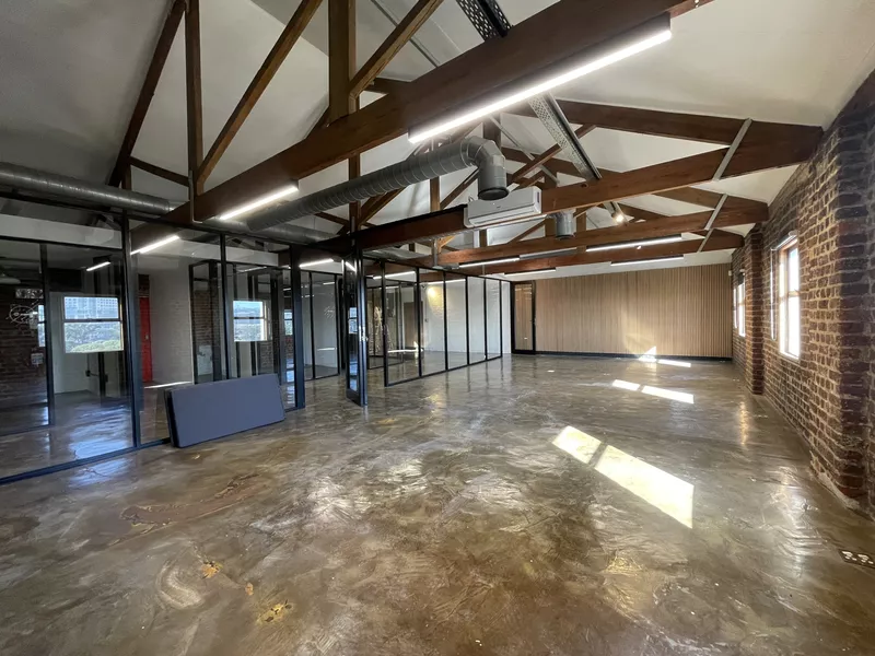 303 m² Office for sale in Foreshore, Castle Mews (photo 4)