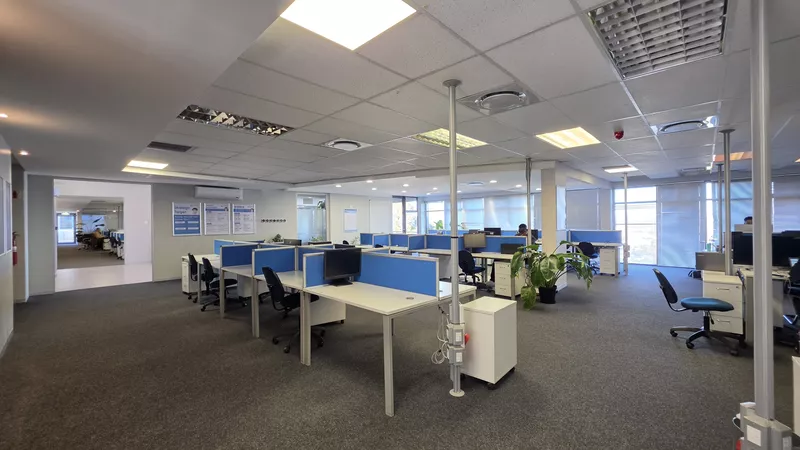 836 m² Office to let in Tygerberg Office Park, Tygerberg Office Park - Plattekloof House (photo 14)