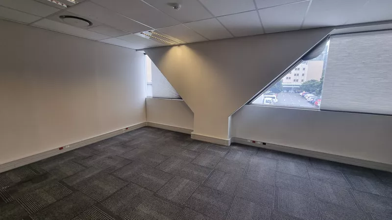 946 m² Office to let in Cape Town City Centre/CBD, Thomas Pattullo (photo 14)