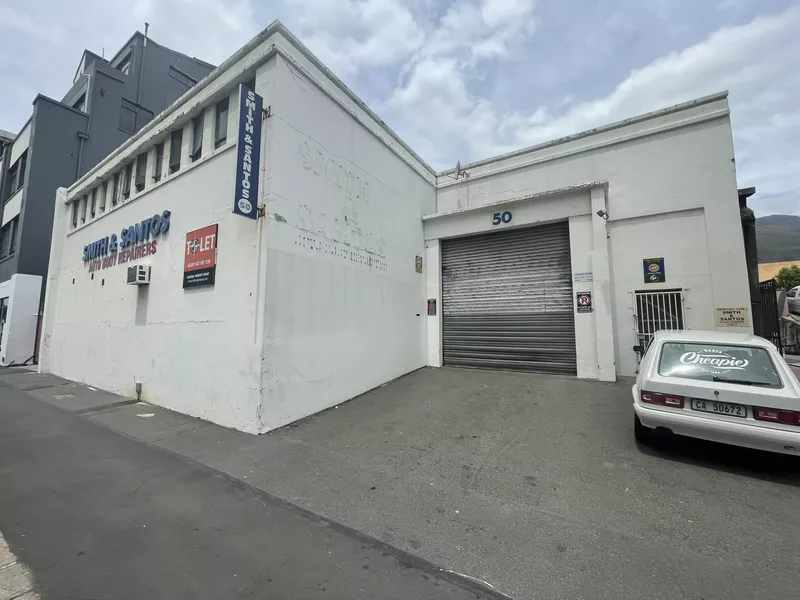1 000 m² Industrial for sale in Woodstock, Smith and Santos (photo 1)