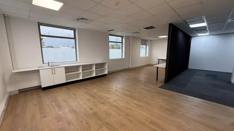 472 m² Office to let in Claremont, 200 On Main (photo 27)