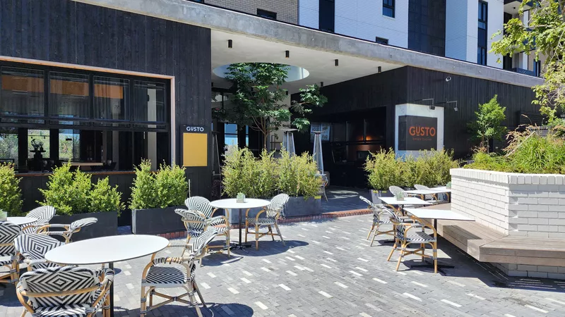 166 m² Office to let in Century City, Bridgewater One - Studios (Block B) (photo 11)