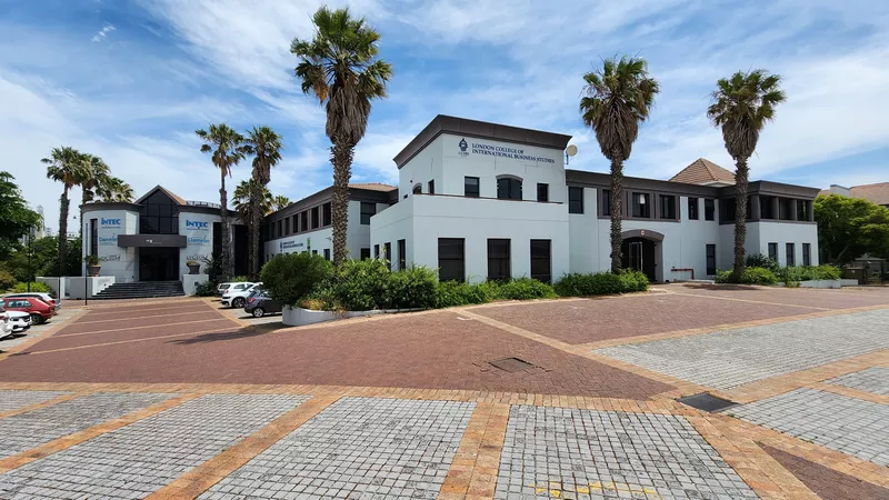 3 132 m² Property for sale in Waterford Place Office Park, 1 Boundary Road (photo 1)