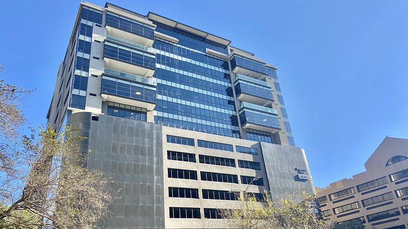 2 051 m² Office to let in Cape Town City Centre/CBD, Roggebaai Place (photo 1)