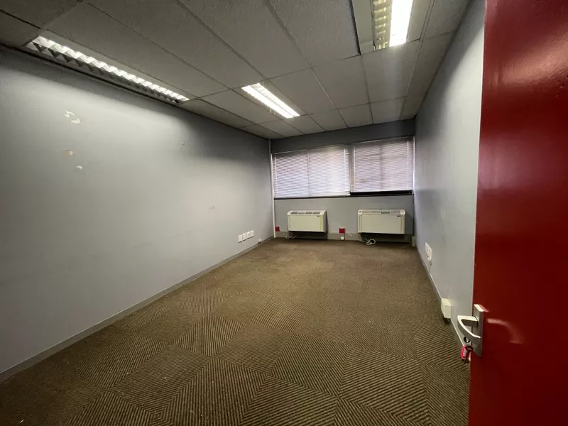 797 m² Office to let in Pinelands, Golf Park (photo 20)