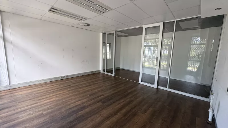 116 m² Office to let in Century City, Hyde Park (photo 13)
