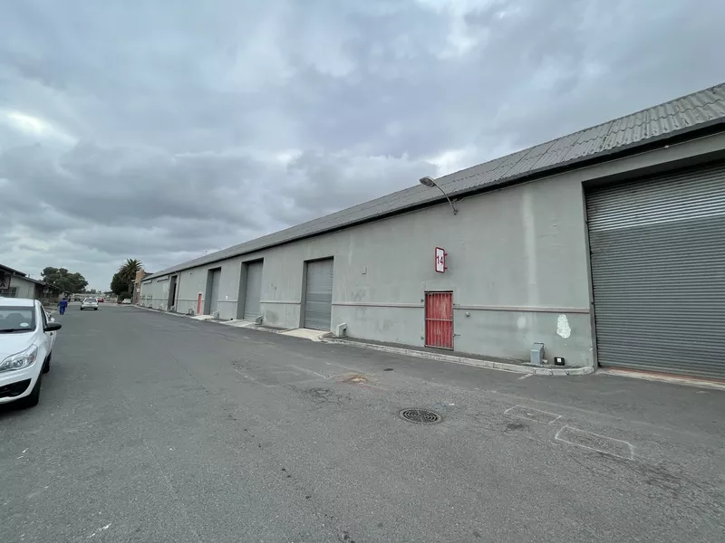 2 074 m² Industrial to let in Blackheath, BLACKHEATH PARK (photo 1)