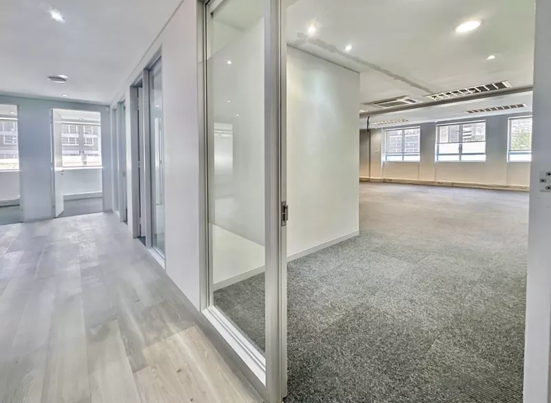 570 m² Office to let in Cape Town City Centre/CBD, 51 Wale Street (photo 4)
