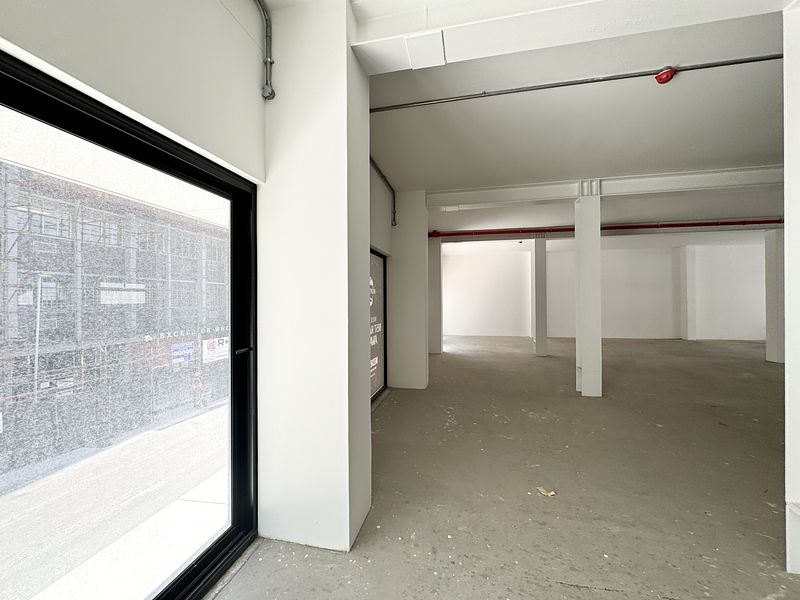 200 m² Retail Property to let in Cape Town, 99 Harrington Street (photo 3)