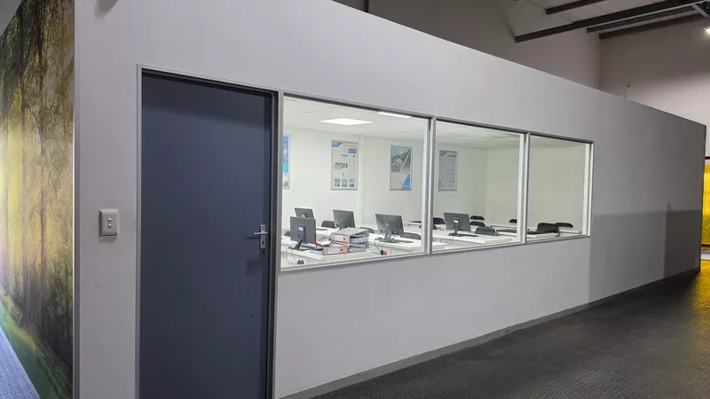 647 m² Office to let in Century City, 5 Edison Way - Century Gate (photo 27)