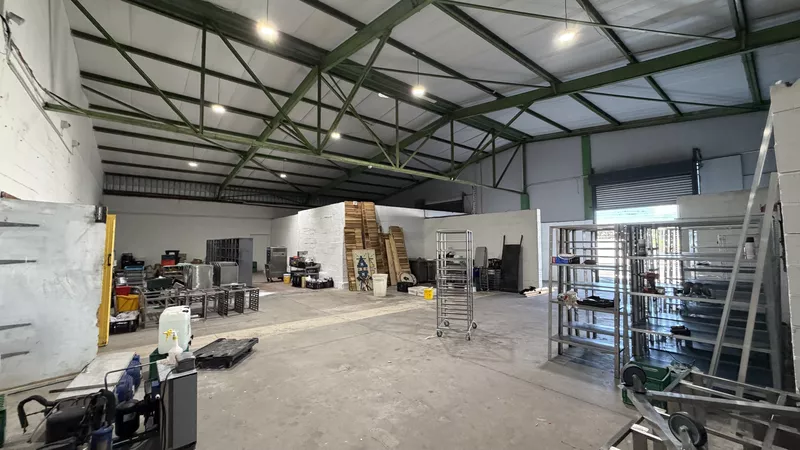 1 100 m² Retail property to let in Brackenfell, Brackenfell Shopping Centre (photo 12)