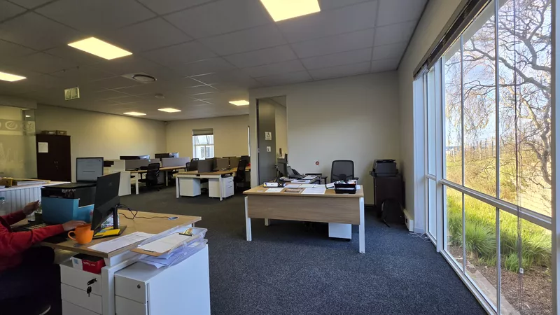 479 m² Office to let in Vineyard Office Estate, Vineyards Office Estate - Regent House (photo 14)
