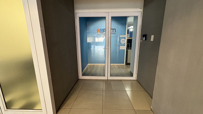 180 m² Office to let in Durbanville, Palm Grove (photo 23)