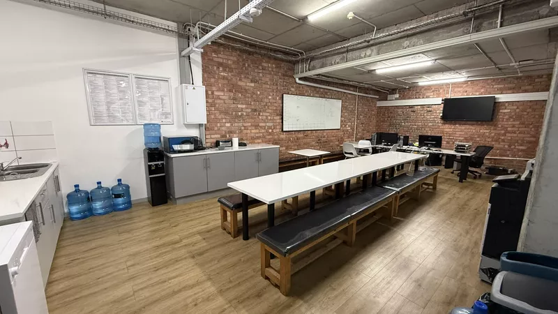 360 m² Office to let in Observatory, North Park (photo 21)