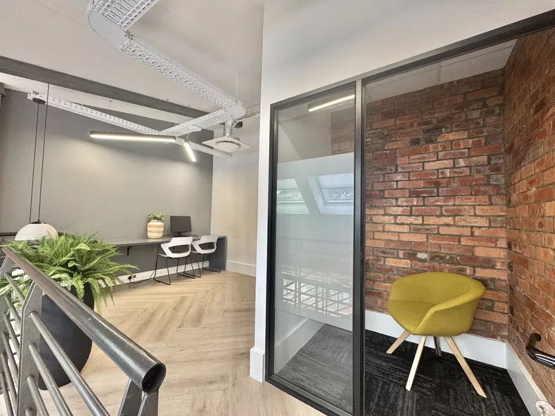 242 m² Office to let in De Waterkant, Sovereign Quay (photo 11)
