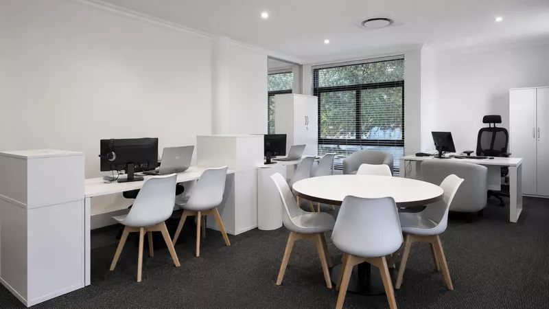 633 m² Office to let in Estuaries Office Estate, 2 Oxbow Crescent, The Estuaries (photo 31)