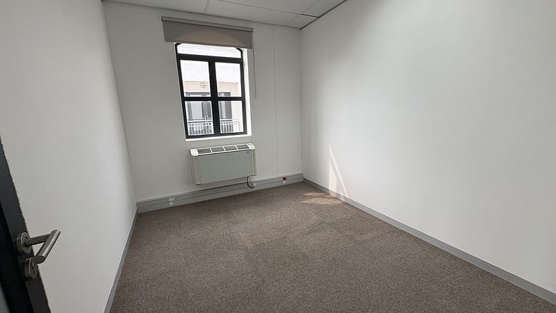 262 m² Office to let in Stellenbosch, Stellenpark Business Park (photo 27)