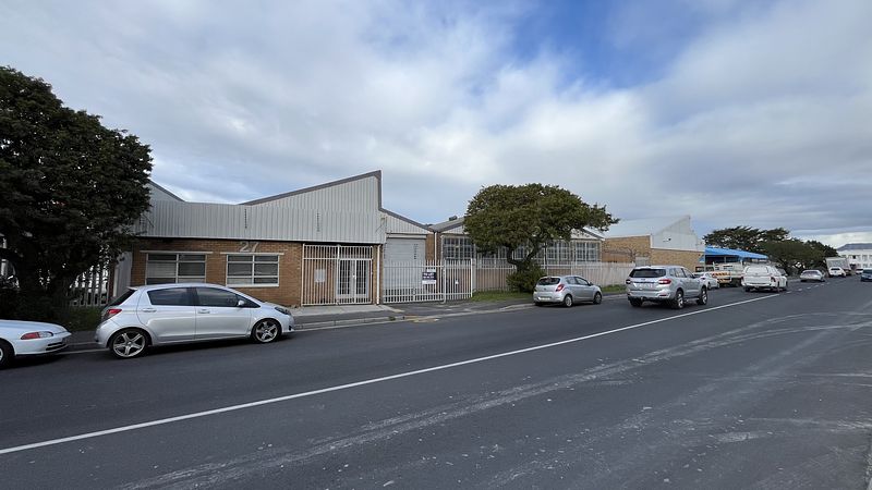 1 103 m² Industrial to let in Ottery, 1103m² Warehouse (photo 1)