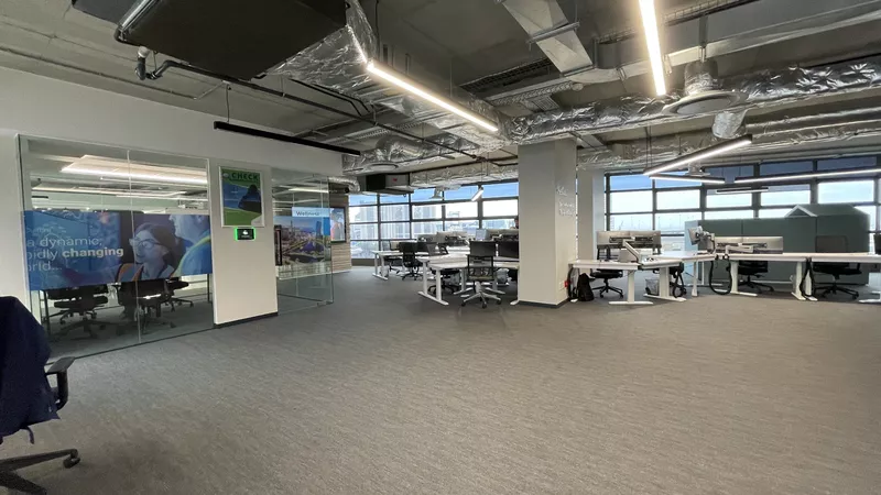 704 m² Office to let in Woodstock, The District (photo 12)