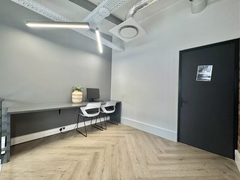 242 m² Office to let in De Waterkant, Sovereign Quay (photo 9)