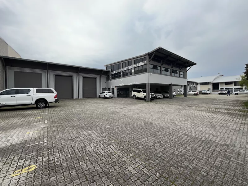 1 890 m² Industrial to let in Airport Industrial, 33 - 37 Aviation Crescent (photo 1)